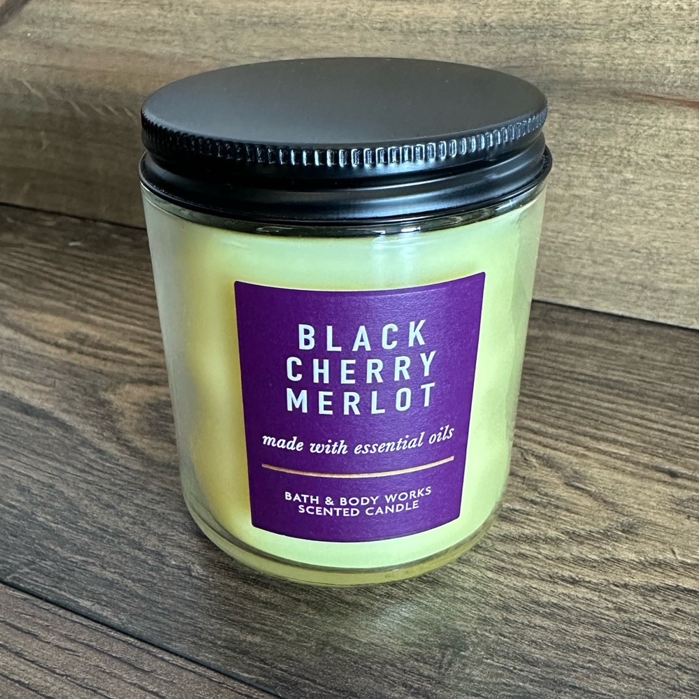Bath and Body Works Single Wick Candle - Black Cherry Merlot